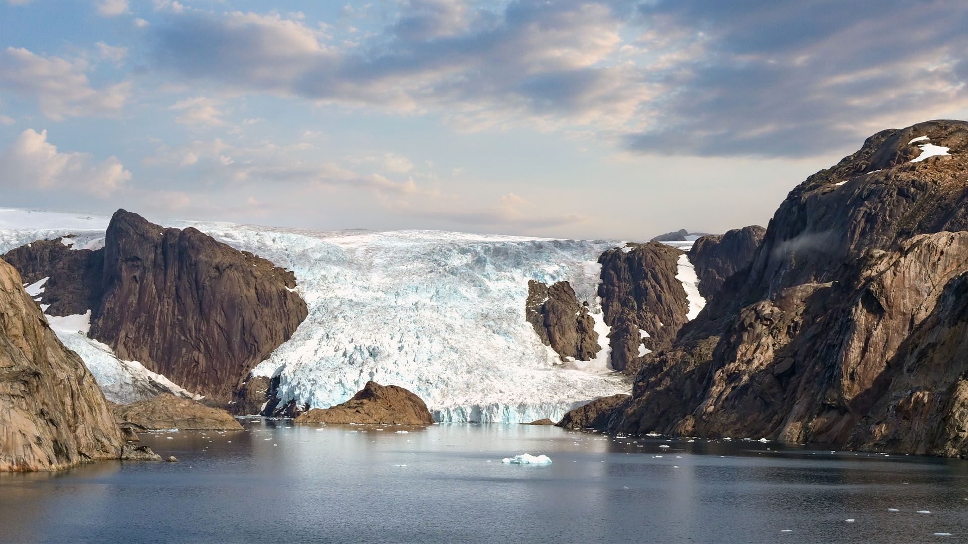 9-Night Reykjavik to Longyearbyen 8.5.28