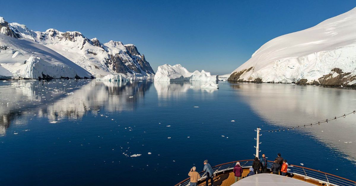 When to Go to Antarctica: Sailing in the 100th Year of Antarctic Aviation